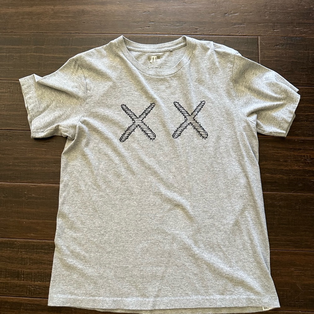 Uniqlo KAWS XX tee large